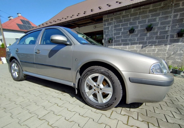 Skoda Octavia cena 23300 przebieg: 167480, rok produkcji 2010 z Wisła małe 232